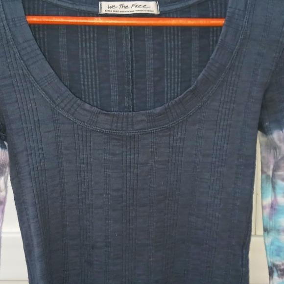 The Perfect Long Sleeve 'Must-Have' Tee. - Picture 2 of 4